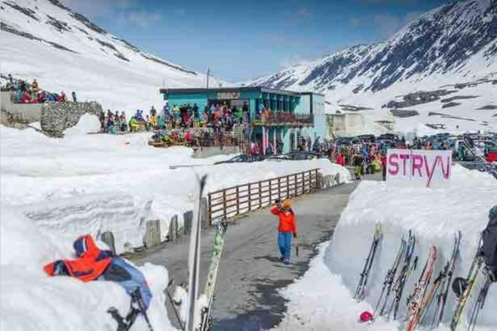 Hytte I Stryn Med Elbil Lader المظهر الخارجي الصورة